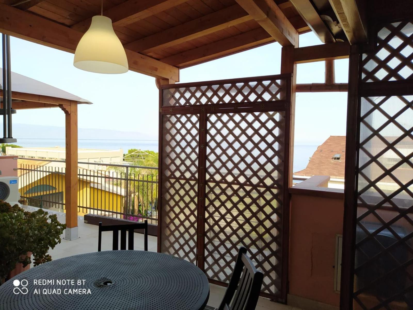 Pozzo Lazzaro Apartments Santa Teresa Di Riva Chambre photo